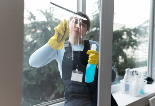 Nettoyage de vitres intérieures et extérieures à Melleray